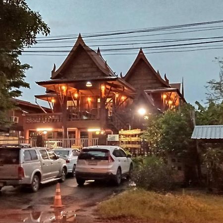 บ้านเรือนไทยมะลิเมืองเก่า สุโขทัย ภายนอก รูปภาพ